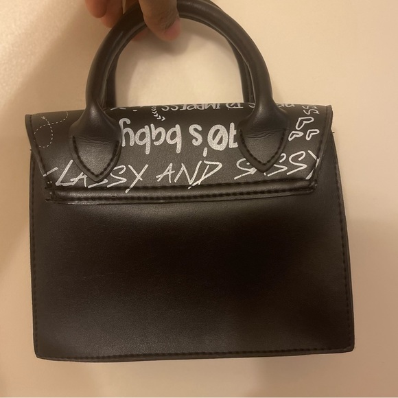 Graffiti Slogan Cross Body - Picture 5 of 6